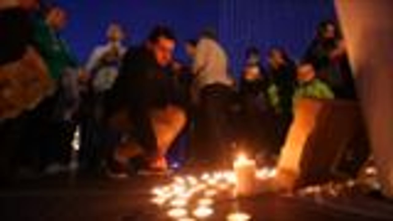 Rassemblement à Pau après les attentats de Paris