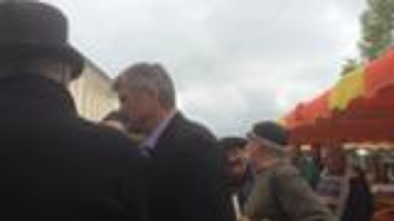 Bernard Thévenet avec ses fans charentais à Aigre