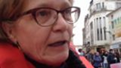 Lycéens et retraités manifestent ensemble