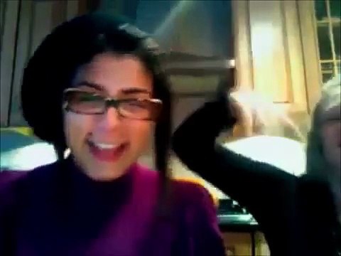 Весёлые девушки — Ебаш сосиску ебашь