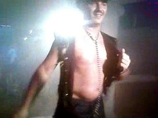 Machoman à la station