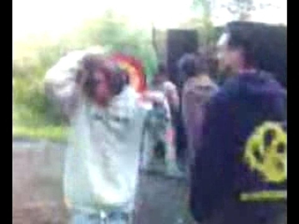 02/06/07 - Narvalatek à gauche au poteau rouge brillant