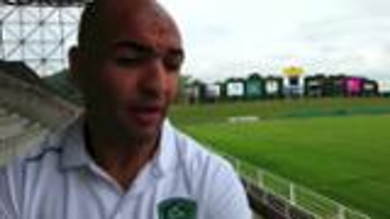 Boutaty signe à la Section Paloise