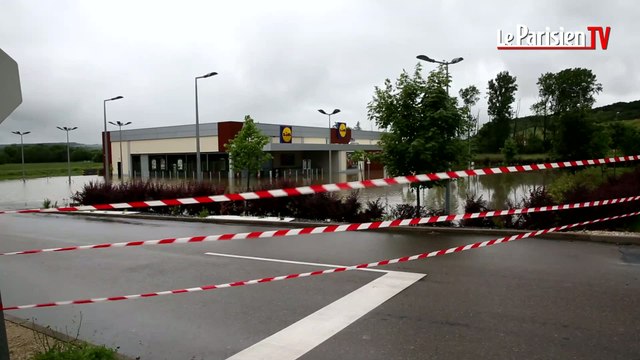 « On a dû abandonner notre maison par la fenêtre du 1er étage »