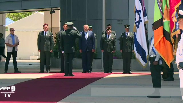Newly-appointed Israel defence minister enters office