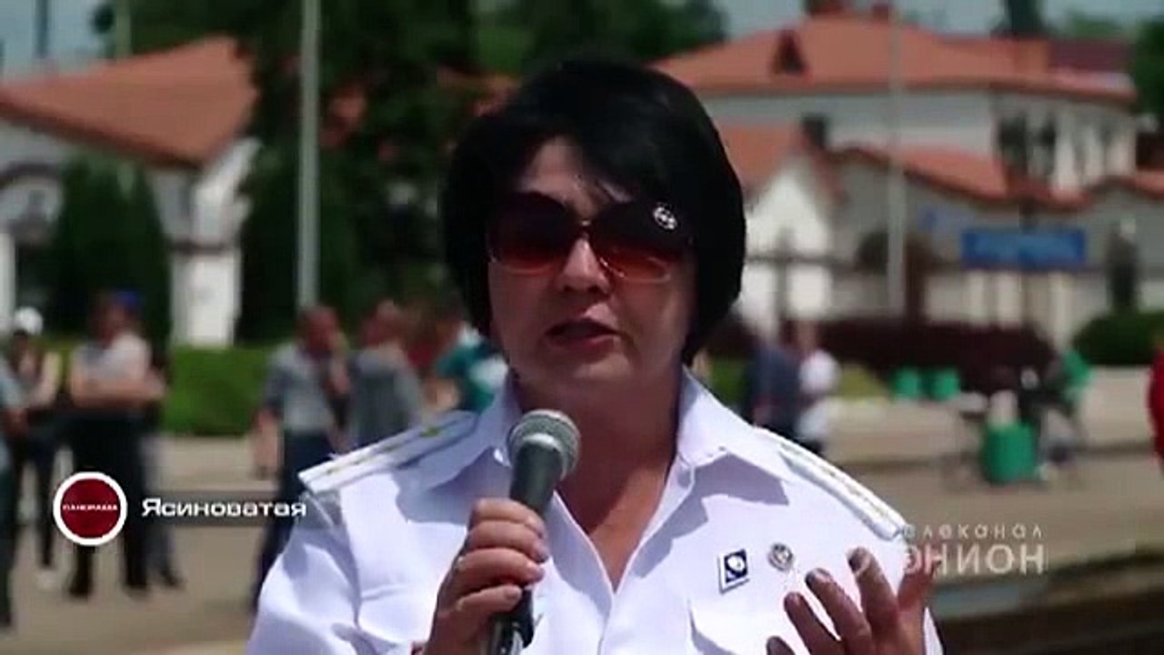 Эй, террористическая организация киевская хунта выдай нам пенсии и зарплаты и не блокируй нам счета