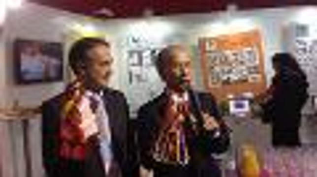 Les marionnettes de Taiwan derrière Philippe Lavaud