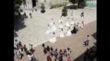Angoulême : l'étonnant flashmob des jeunes mariées