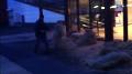 Les éleveurs de chèvres crient leur colère au supermarché