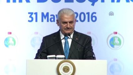 Başbakan Binali Yıldırım: "Ekmeği Böleriz, Türkiye'yi Böldürmeyiz"