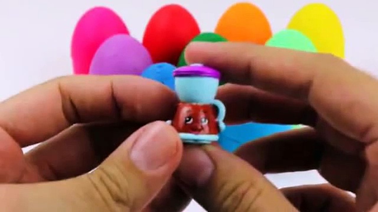 Disney Frozen Surprise Boxes Princess Anna Ice Sculpture, Kristoff Olaf Elsa Anna Coronation Dress