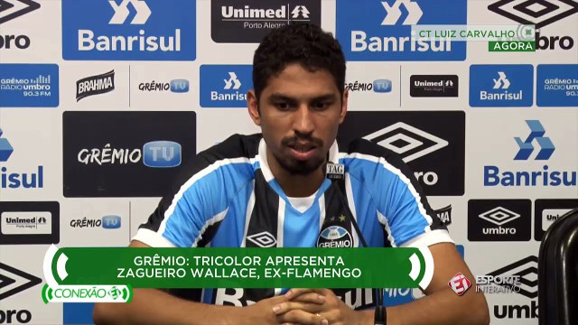 Wallace é apresentado no Grêmio