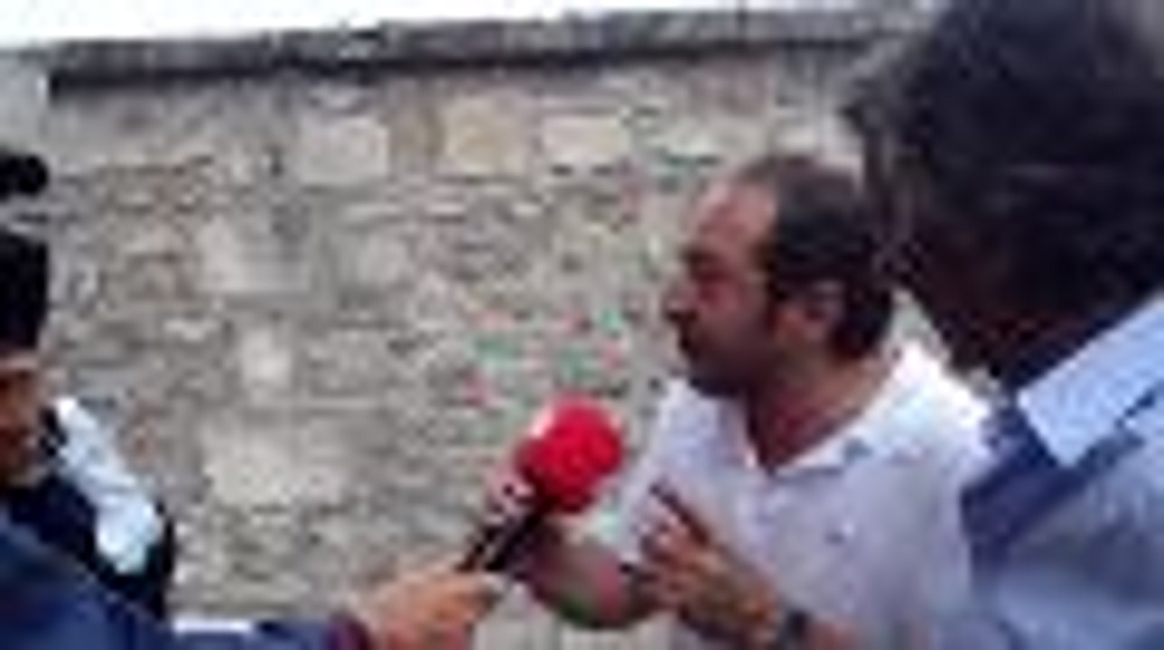 Le Petit journal tente d'interroger Anconina et Timsit...