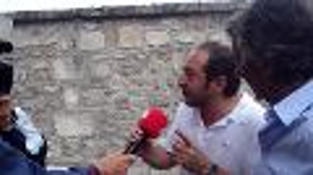 Le Petit journal tente d'interroger Anconina et Timsit...