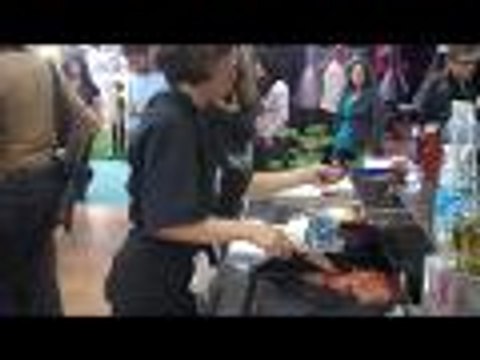 Foire de Paris: Christelle vice-championne de plancha (vidéo Christelle Lasaires)