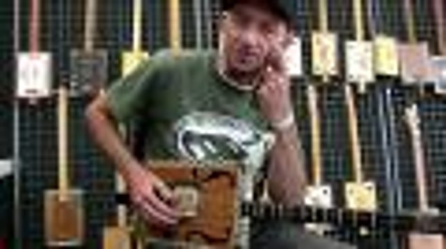 Il fabrique des guitares avec des boites de cigares
