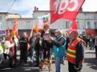 Manifestation du 1er mai à Angoulême (vidéo Phil Messelet)