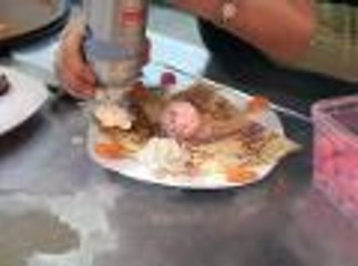 L'art délicat de la bonne crêpe pour la Chandeleur (vidéo Majid Bouzzit)