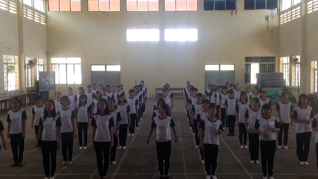 Nhảy dân vũ chicken dance 19M