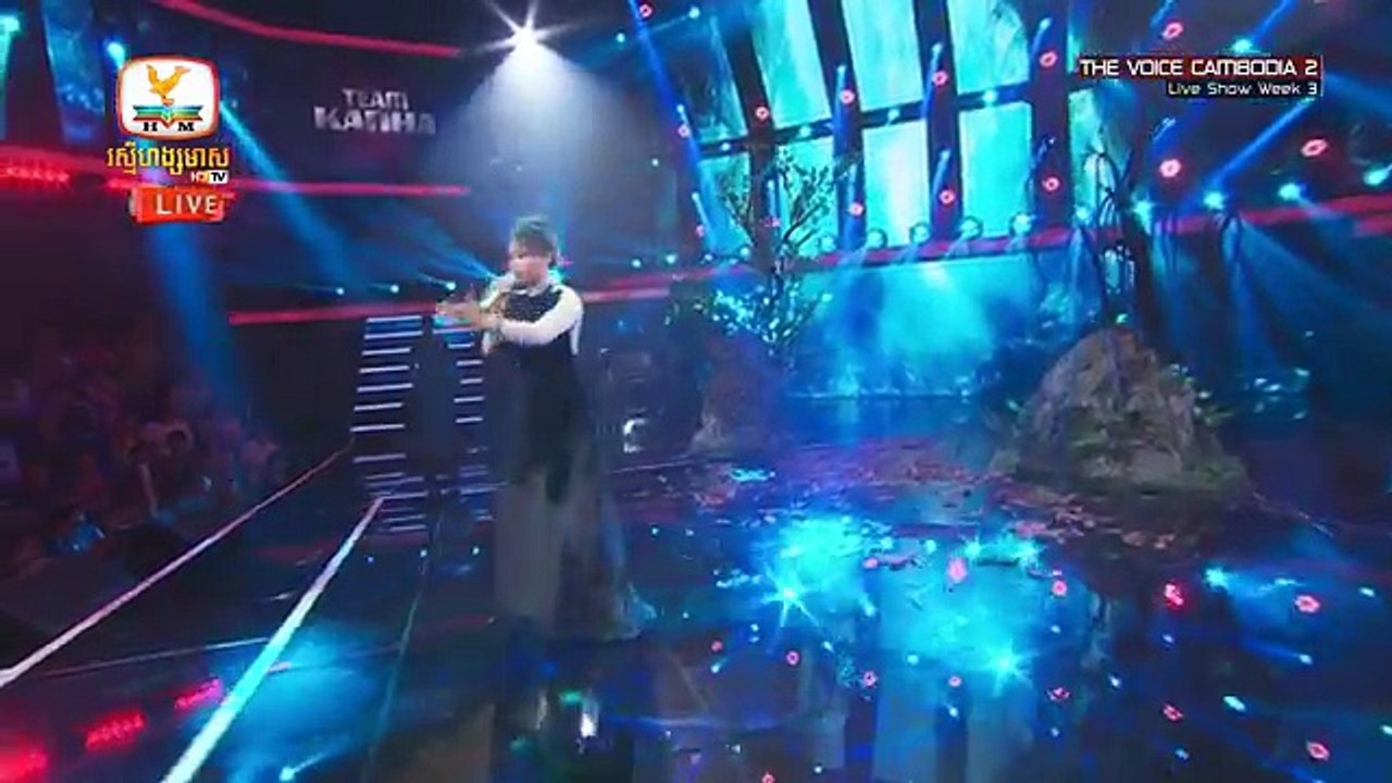 The Voice Cambodia - តន់ ច័ន្ទសីម៉ា - Cry Me Out - Live Show 29 May 2016