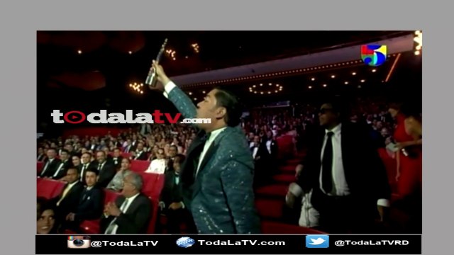 El Pacha Se Killa y le dice a Michael Miguel que el tambien tiene un soberano como animador. - Premios Soberano 2016 -