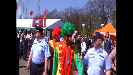 клоуны 9 мая 2011 в Риге