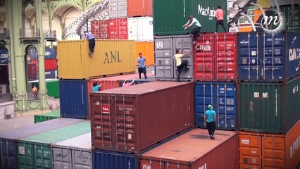 Des acrobates sous la Nef