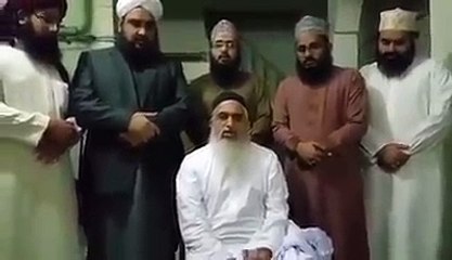 Скачать видео: Allama Khadim Hussain Rizvi ny Sacculars ko Asa Kiya KEh diya or Mumtaz Qadri Tari Jurrat Ko Salam