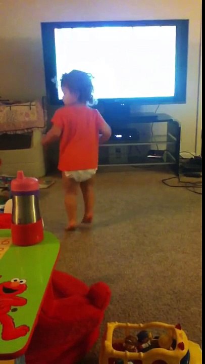 Still loves Elmo's got the moves/ making room and erasing v