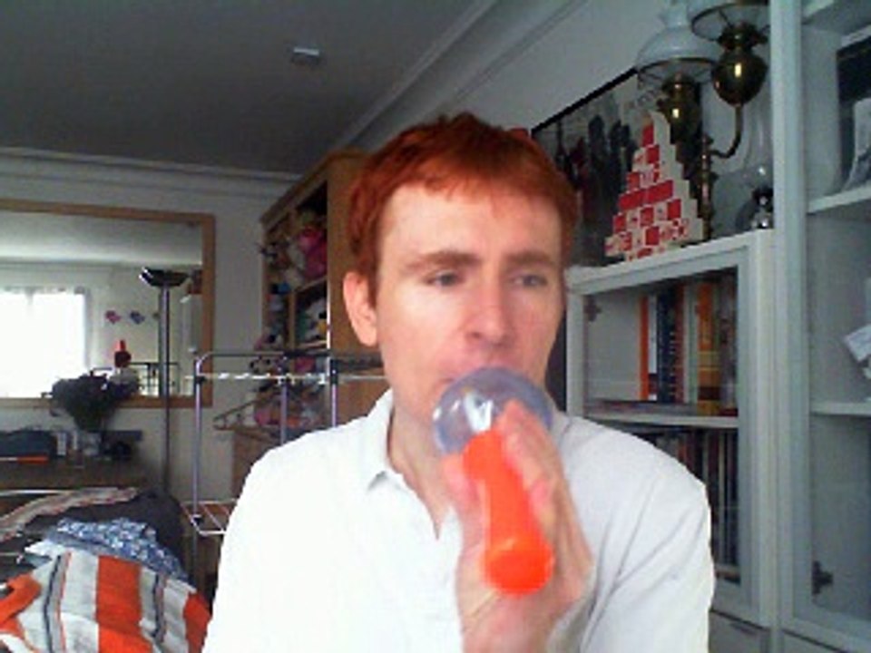 Wiwi égratigne "love like crazy" de Lee Brice