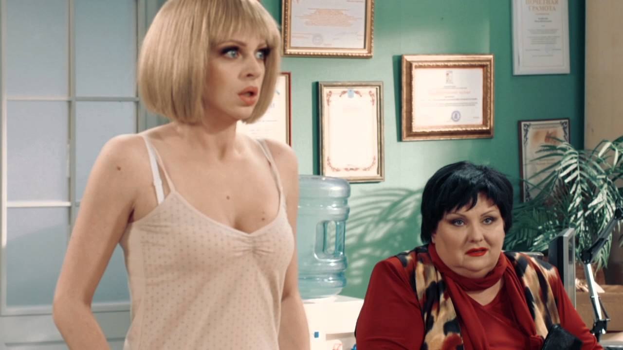 Обыск женщин на таможне —Смеялся до слёз! Это видео поднимет вам настроение