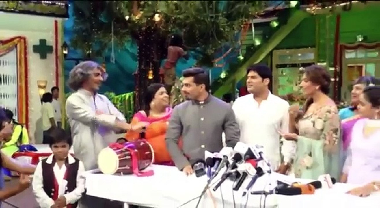 Kapil Sharma FLIRTS With Bipasha In Front Of Jealous Karan Singh Grover