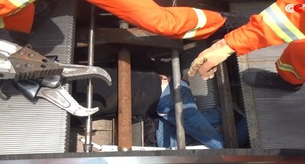 Un réparateur s'est fait engloutir par un escalator
