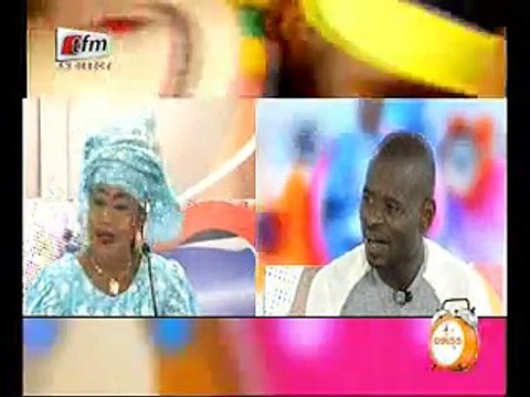 Vidéo – Fatou Gueweul « réveille » Molière sur le plateau de Yewuleen