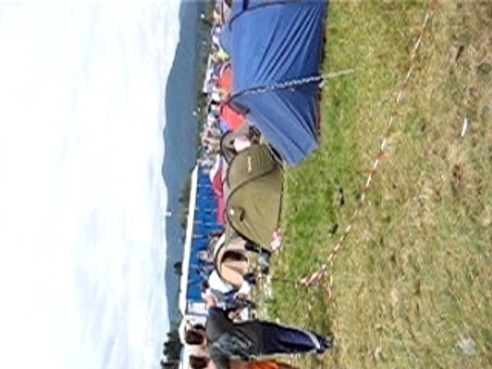 14h00 : charly a poil au camping des eurocks