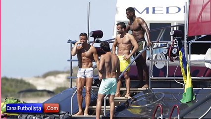 Las vacaciones de Cristiano Ronaldo en Ibiza tras ganar la Champions • 2016