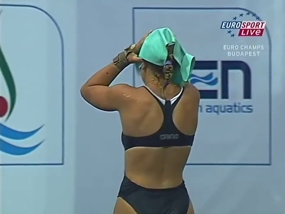 Valentina Marocchi 2 shows her high skills in diver jump