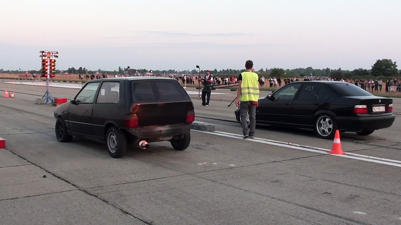 BMW E36 M3 Vs. Fiat Uno Turbo