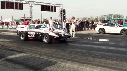 Télécharger la video: Chevrolet Corvette 4X4 VTG Turbo Vs. Dodge Stealth