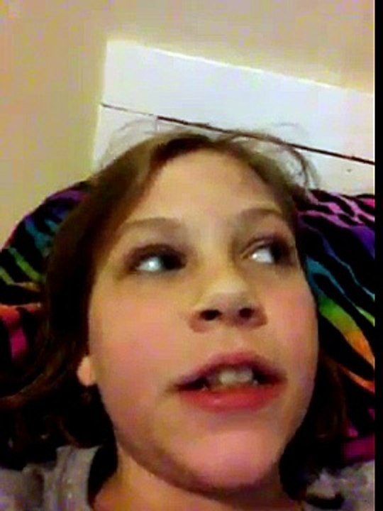 DO NOT FOLLOW HER SHES A STALKER TRUST ME