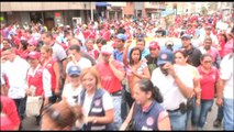 Cientos de jóvenes chavistas marchan en defensa de la 