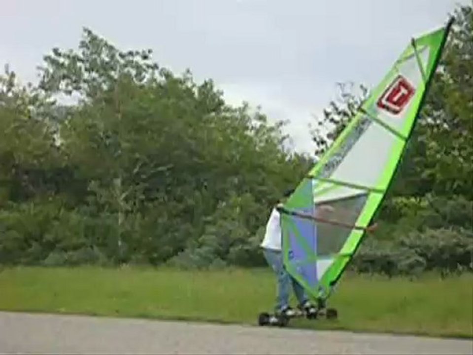 LITTLE FREESTYLE WINDSKATE MOVIE