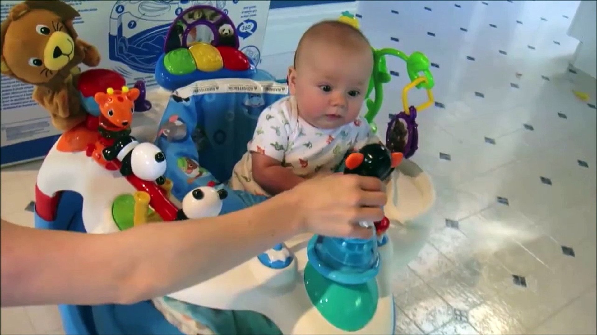 Enorme La Tete Du Bebe Flippant Video Dailymotion