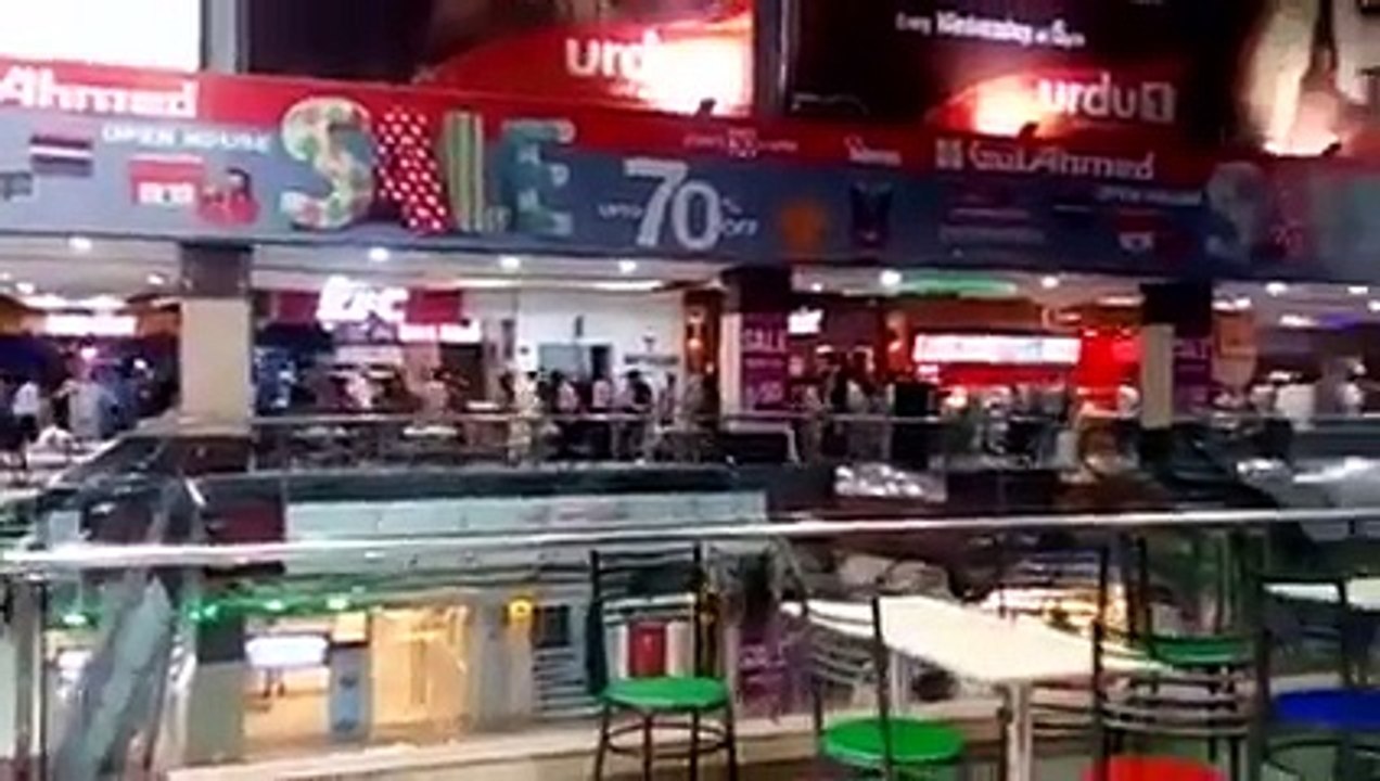 How People Screaming In Centaurus During Heavy Storm In Islamabad