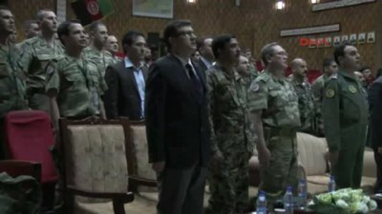 Afgan Subaylardan Türk Komutanlara Türkçe Şiir ve Şarkı Dinletisi