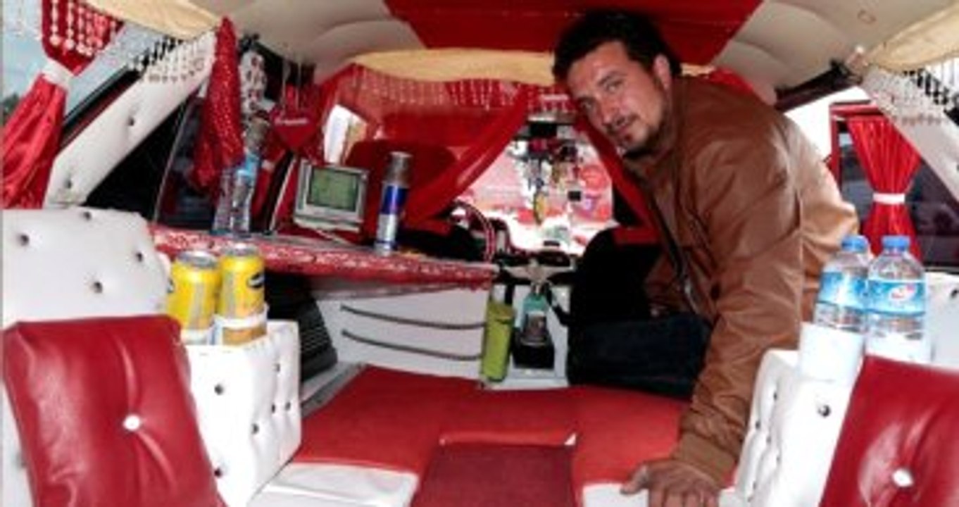 Otel Parasını Yüksek Buldu, Otomobilini Konaklayacak Hale Çevirdi