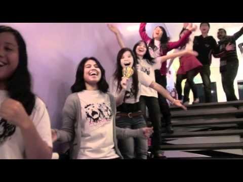 Sheffield Students' Union: Lip-Dub [Take That & Queen]
