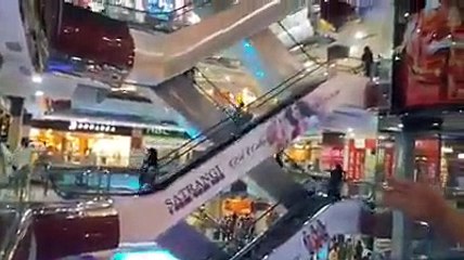 Centaurus Mall islamabad main Mout Ka Sayaa