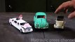 Ecraser des voitures miniatures pour enfants.. En mode casse automobile