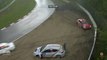 Accidents de voitures de courses sous la grêle au circuit du nurburgring en Allemagne